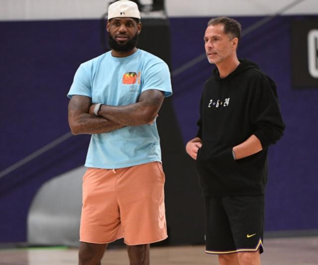 体育平台-湖人今夏将全力续约“东詹” 佩林卡承诺配置新中锋