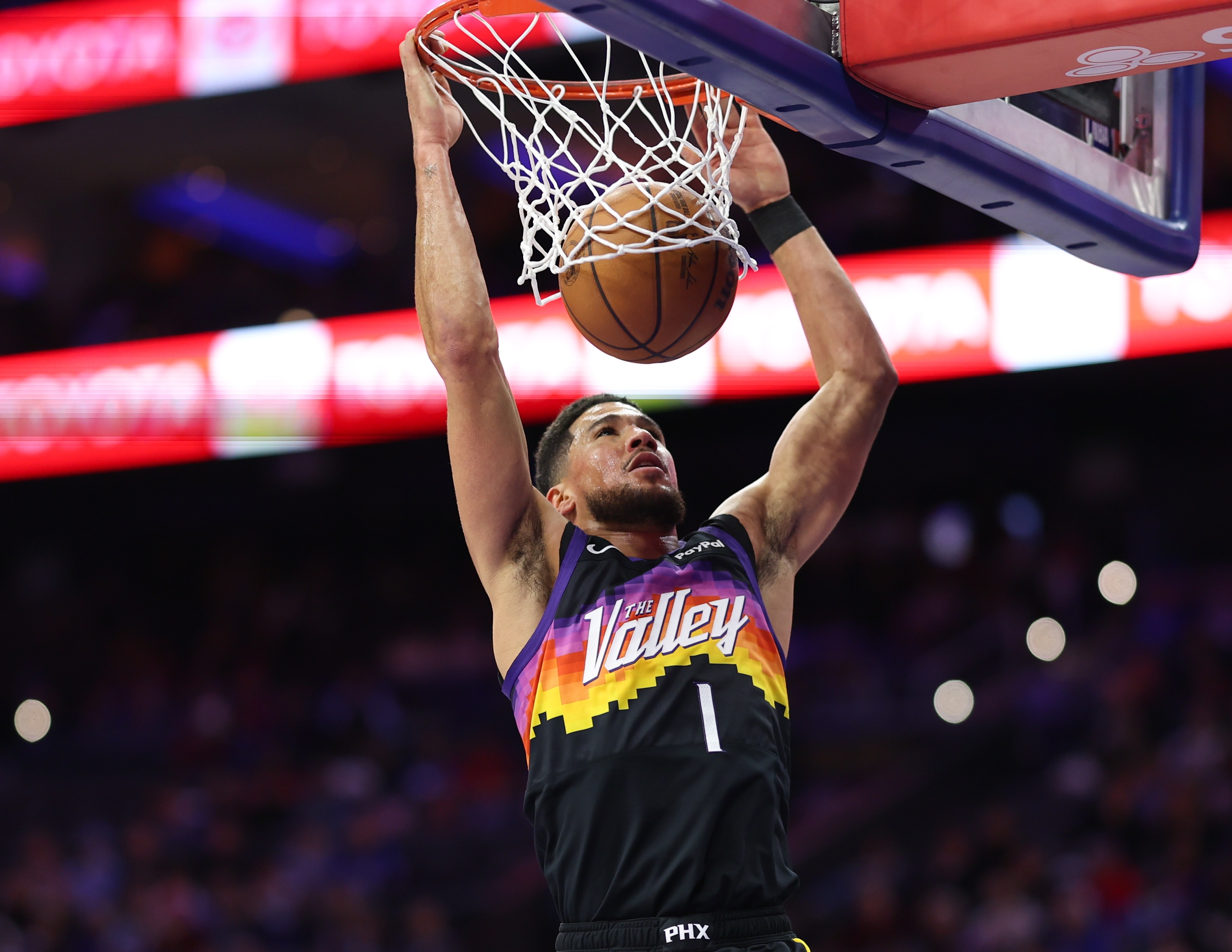 开云体育app下载-奥特：布克的恢复形势向好 杰伦·格林的问题出在那次重摔在地