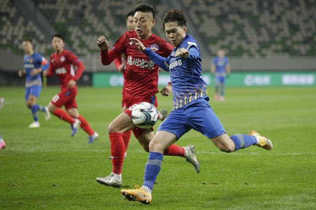 体育平台-谢鹏飞告别江苏：效力五年 故事最后还是说了拜拜